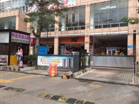 海南?？谲嚺谱R(shí)別加廣告道閘